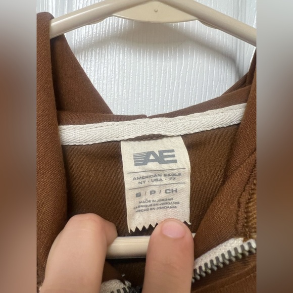 American eagle AE S small men’s zip up hoodie sweatshirt brown tan color - Picture 2 of 4